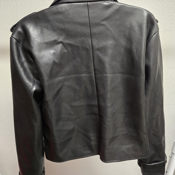 Bagatelle Black and Cream Jacket Label Detail - Picture 2 of 5